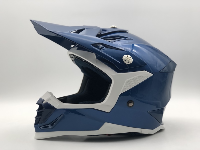 Off-road helmets SC16